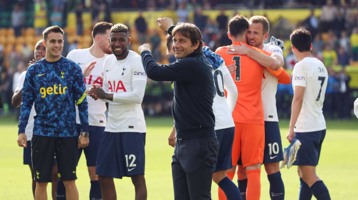 Antonio Conte celebrates a Spurs win